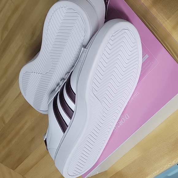 Adidas Grand Court 2.0 White and Purple Shoes - Picture 4 of 4